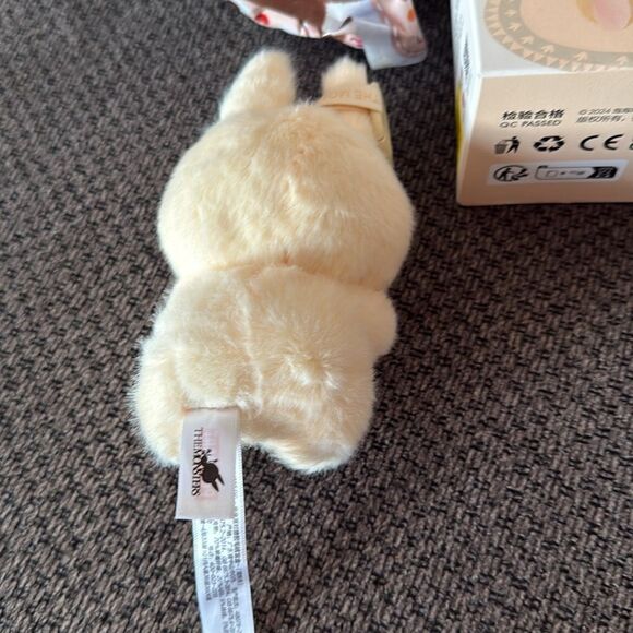 New Popmart Yellow Labubu Have a Seat - Picture 2 of 7